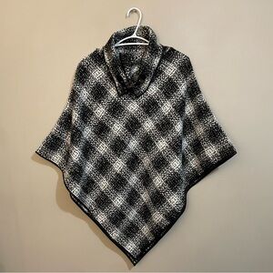 Laura Black & White Plaid Poncho with Leather-Look Trim – One Size NWT